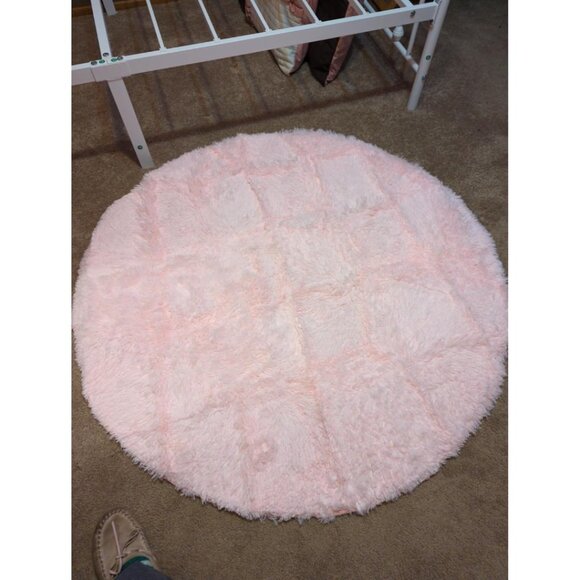 NEW Pink Round Rugs for Bedroom – Soft, Fluffy & Washable 4x4 Area Rugs for Home - Picture 11 of 13